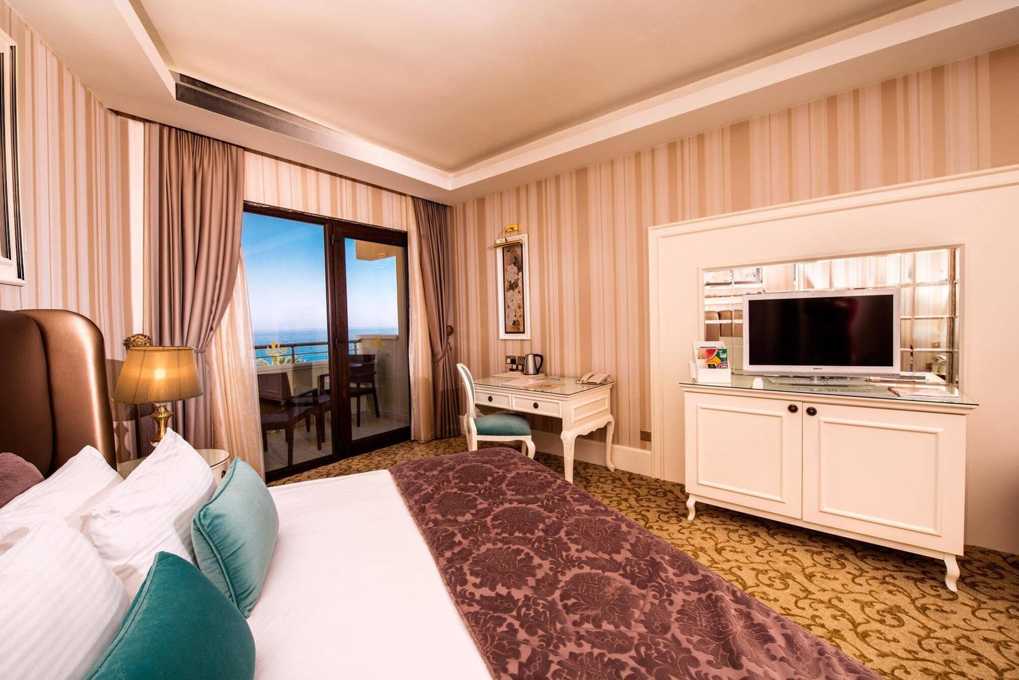 Ξενοδοχείο Vuni Palace & Casino & 5*